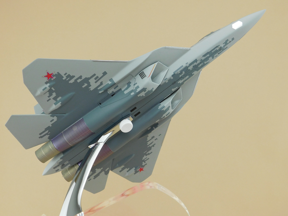 Модель самолета Су-57 (М1:72, 054, Пиксели)
