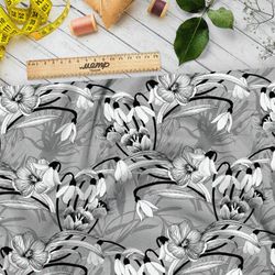 Ткань габардин серый цветочный орнамент