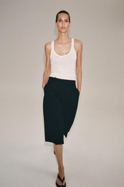 ZARA ПРЯМЫЕ ШОРТЫ С ЗАЩИПАМИ — ZW COLLECTION, ЧЕРНЫЙ