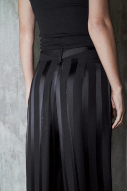 ZARA БРЮКИ JACQUARD В ПОЛОСКУ С МЕТАЛЛИЗИРОВАННОЙ НИТЬЮ, ЧЕРНЫЙ