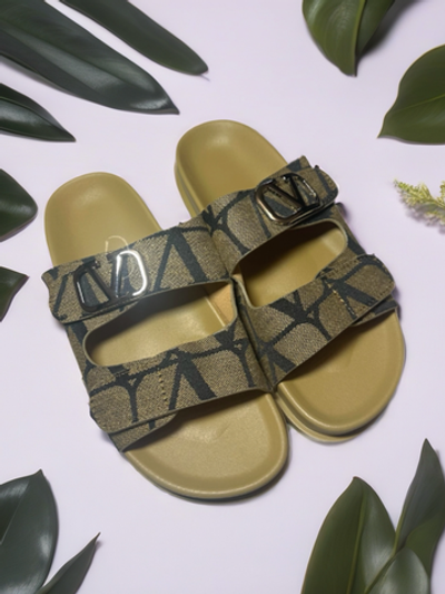 Шлепки Valentino