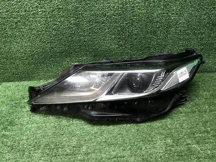 Битая Фара левая Toyota Camry xv70 (2017-н.в.) LED