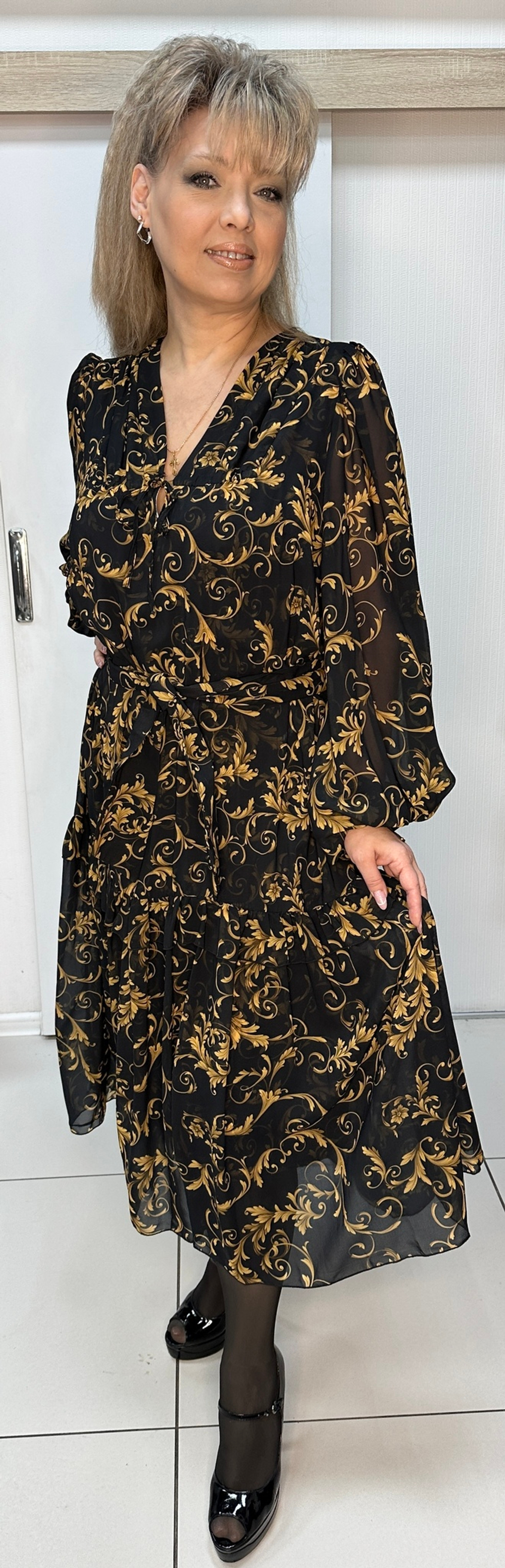 Нарядное двойное платье с поясом и шифоновыми рукавами