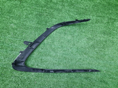 Накладка переднего бампера Toyota Camry xv70 20-нв