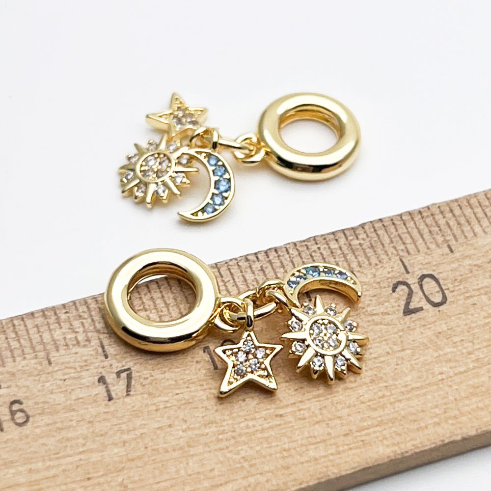 Подвеска Космос, цвет золото, фианиты, размер 26 мм (с учетом бейла), цена за 1 шт