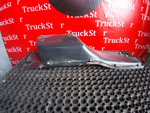 Накладка на подножку левая