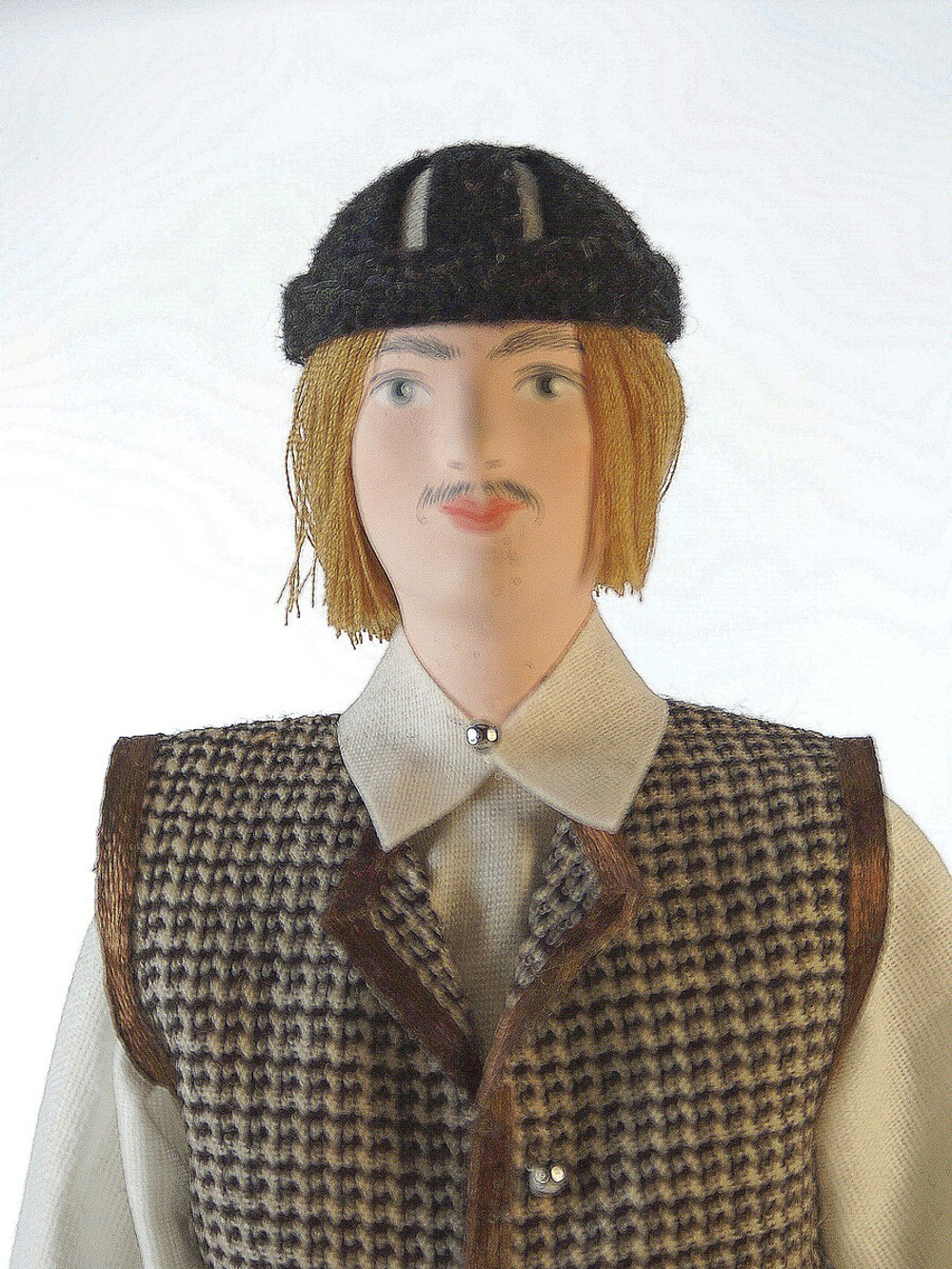 Кукла Эстонец в традиционном костюме