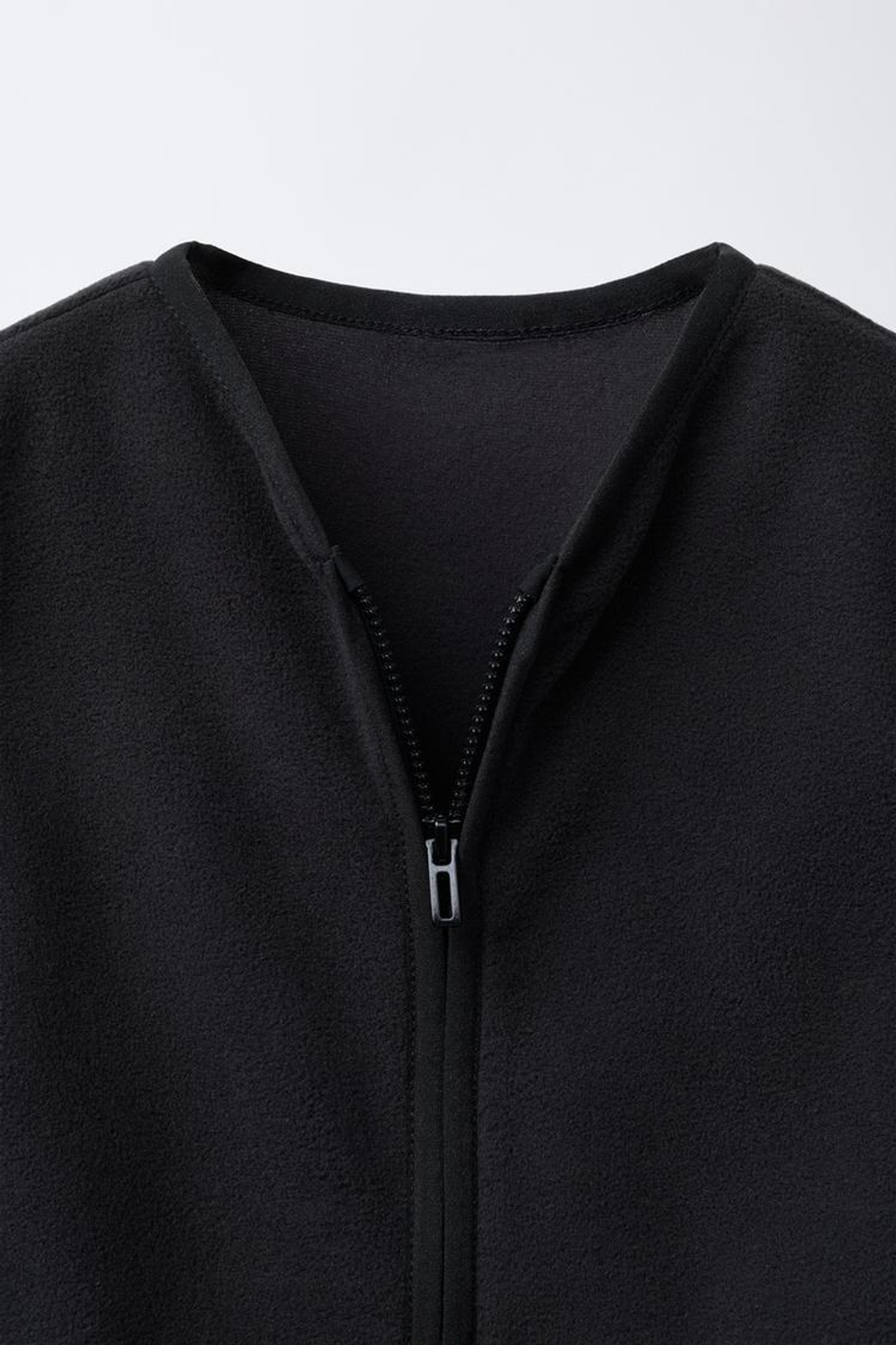 ZARA ФЛИСОВЫЙ ЖИЛЕТ POLARTEC ®, ЧЕРНЫЙ