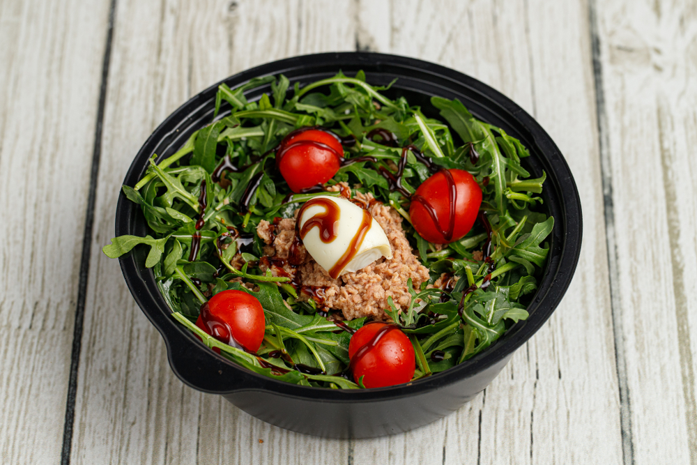 Салат «Руккола с маринованным тунцом» банкетный