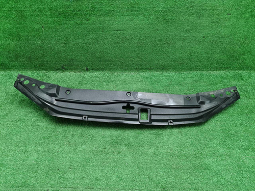 Кожух замка капота Toyota Land Cruiser 200 (15-21)