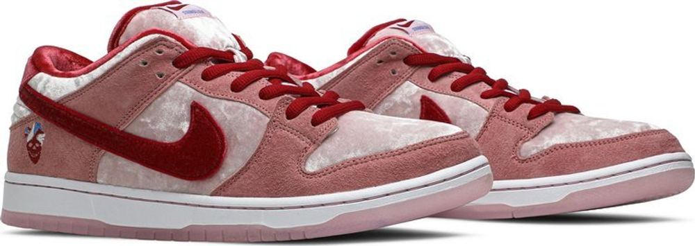 Nike Dunk x StrangeLove Low SB 'Valentine's Day'