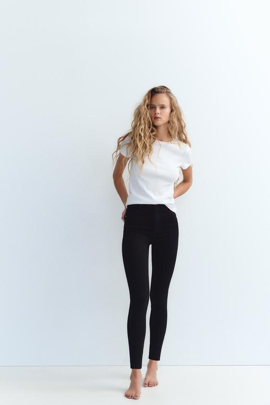 ZARA МОДЕЛИРУЮЩИЕ ДЖИНСЫ TRF С ВЫСОКОЙ ПОСАДКОЙ, ЧЕРНЫЙ