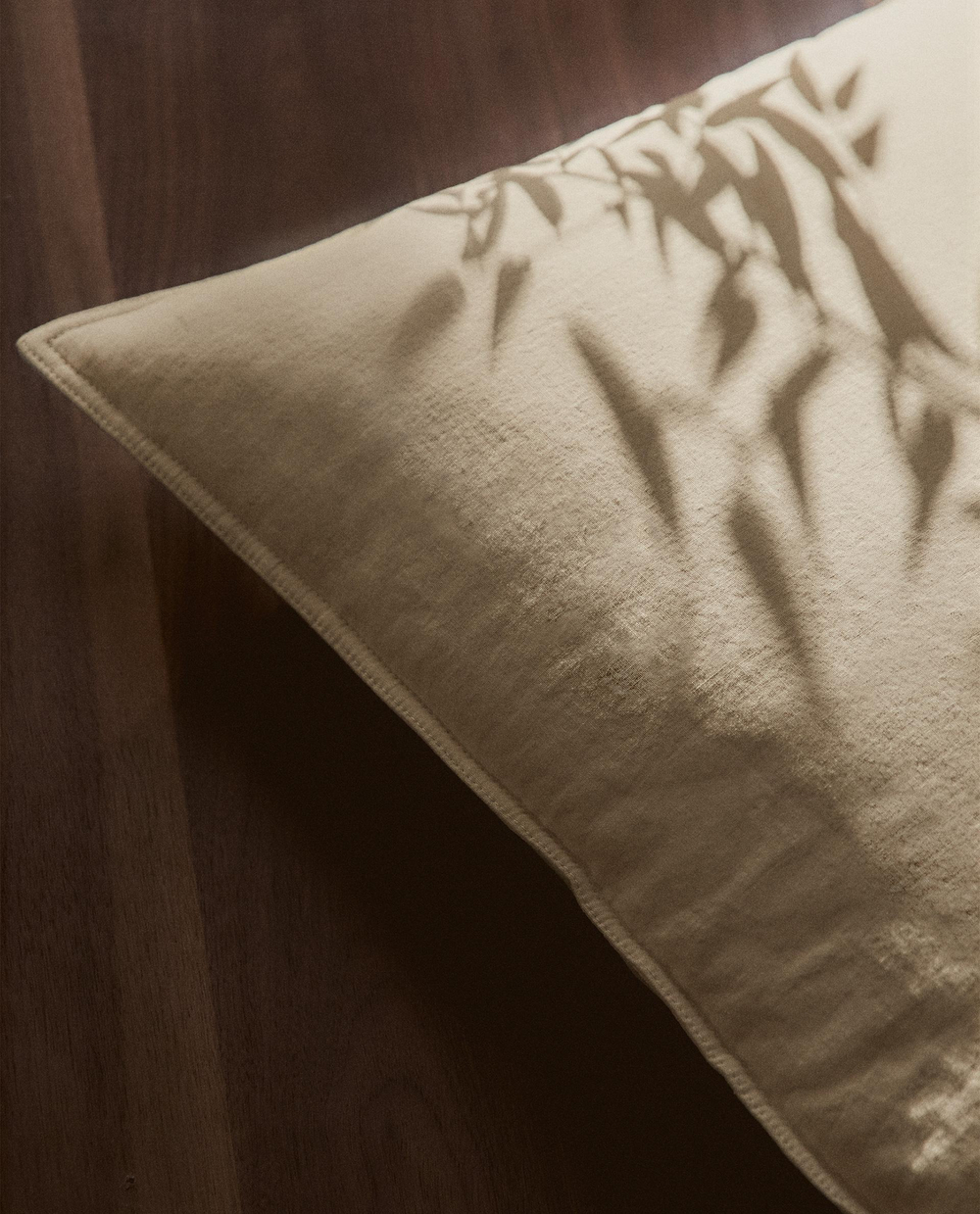 Zara Home наволочка декоративная из льна, горчичный, 50x50 см