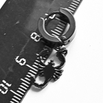 Серьга кольцо (цена за 1 шт.) с подвеской "Скорпион" для пирсинга уха. Медицинская сталь, титановое покрытие.