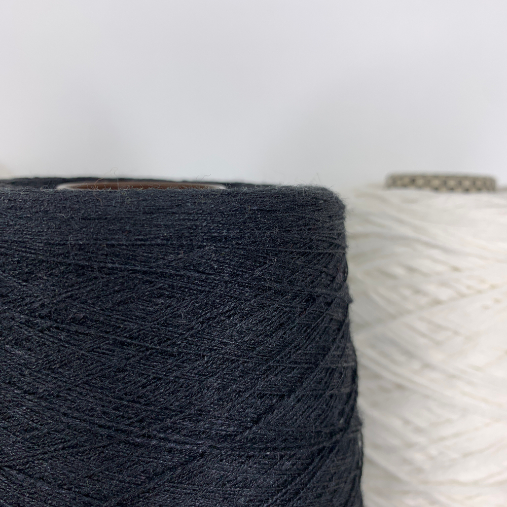 SAUVAGE- Botto Giuseppe; 100% шелк; 2400м/100гр; col; col. Nero, цвет: черный Бобинки: 158, 95, 336гр.