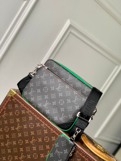 Louis Vuitton Trio Messenger