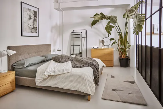 Abilen Прикроватная тумбочка из шпона дуба и белого лака 53,4 x 43,6 см