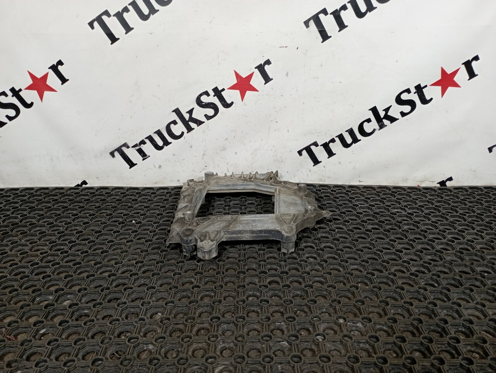 Кронштейн эбу двигателя