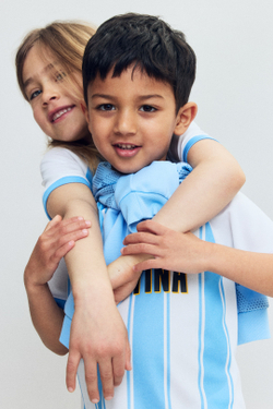 H&M Комплект из шортов и футболки, светло-голубой