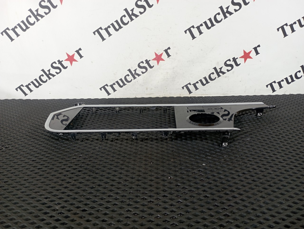 Накладка панели приборов 2023г