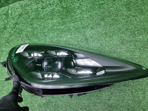 Фара правая Porsche Cayenne 3 (2017-2023) LED