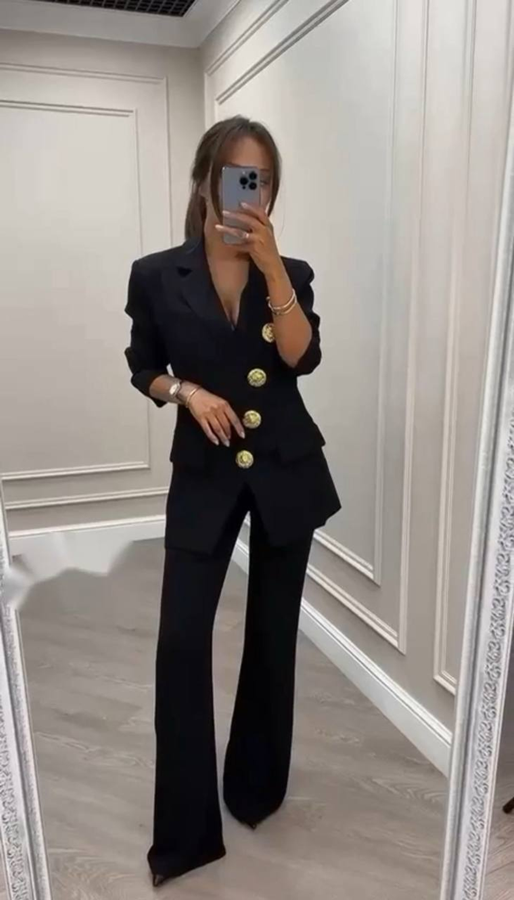 Женский брючный костюм