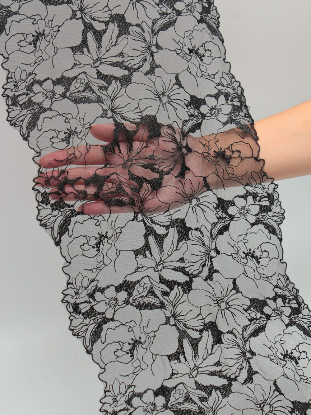 Вышивка на сетке черная жесткая неэластичная ширина 23 см