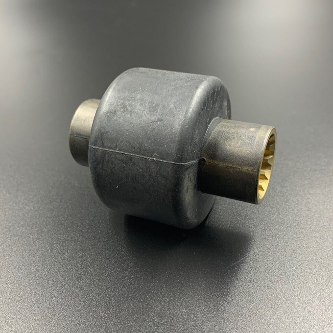 Втулка гребного винта резиновая Yamaha 40-55, F30-60 (Omax)