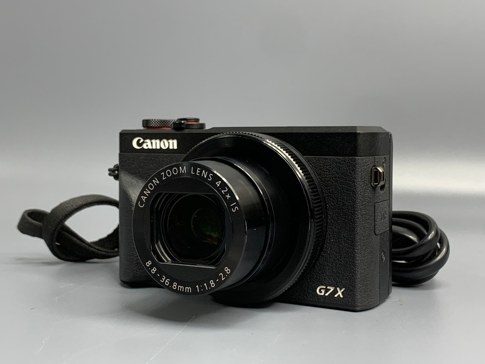 Canon G7X Mark III