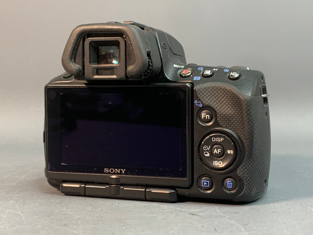 Sony Alpha SLT-A33 Kit 18-55
