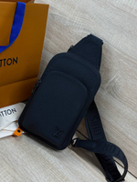 Сумка-слинг Louis Vuitton