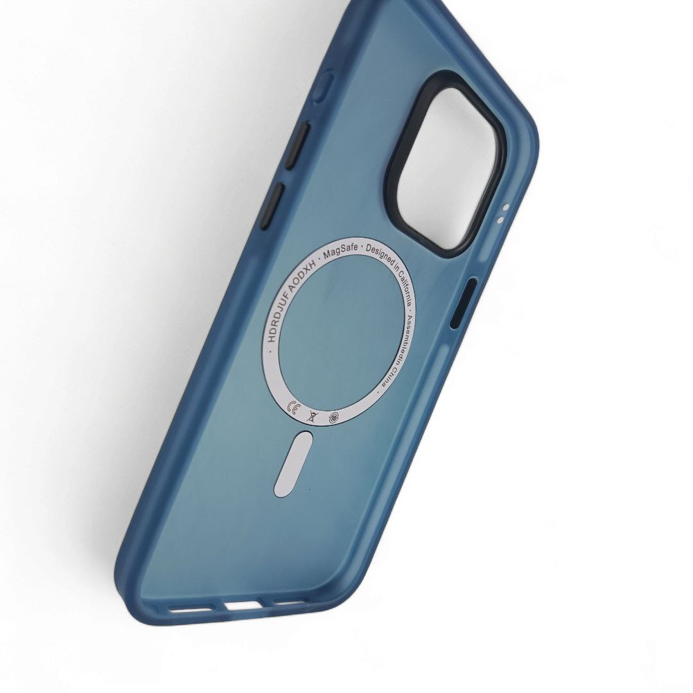 Накладка Berlia матовый c MagSafe для iPhone 15 Pro