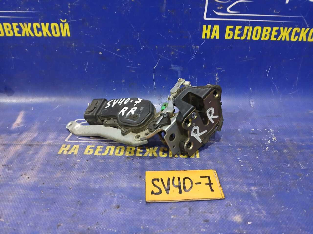 Замок двери задней правой TOYOTA VISTA 1994-1998
