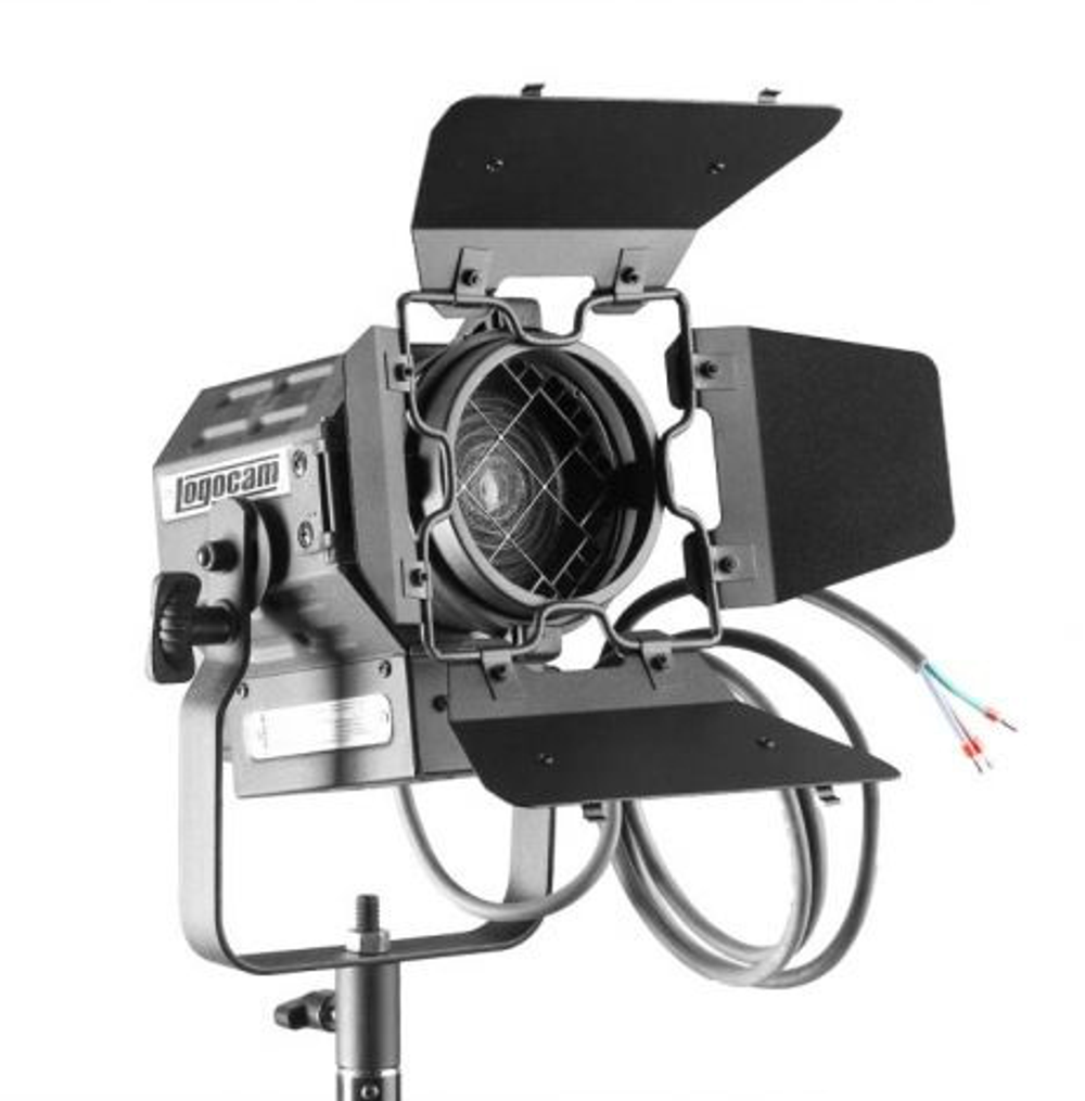 Прожектор галогенный с линзой Френеля 80мм Fresnel 300 DIM Halogen