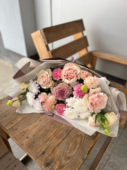 Букет с брассикой и розой Пинк Мондиаль