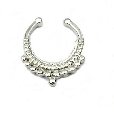Серьга кольцо для имитации пирсинга септума носа. Серебристая обманка.