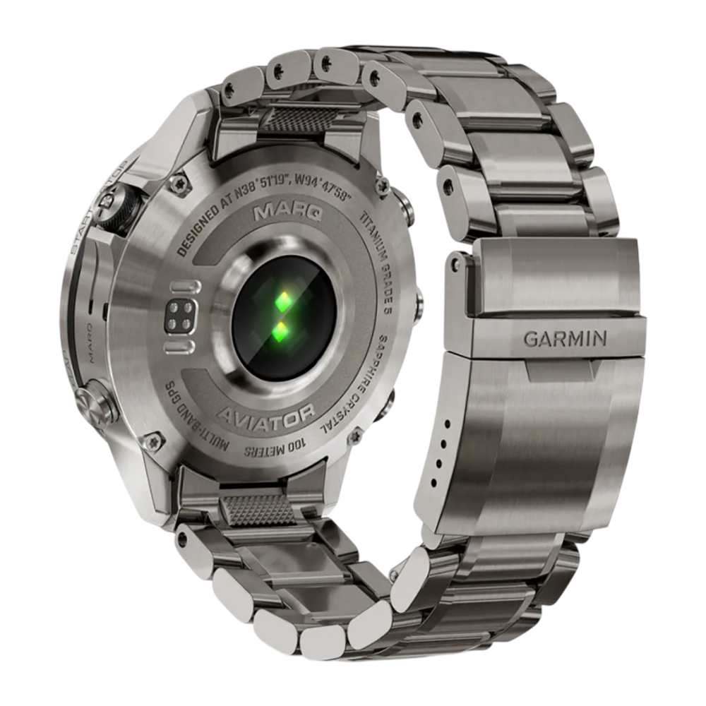 Спортивные часы Garmin MARQ Aviator (Gen 2), титановый блочный браслет, чёрный силиконовый ремешок Безель из титана и керамики, корпус из титана, AMOLED-дисплей с куполообразным сапфировым стеклом. Блочный браслет с раскладывающейся застёжкой и силиконовы