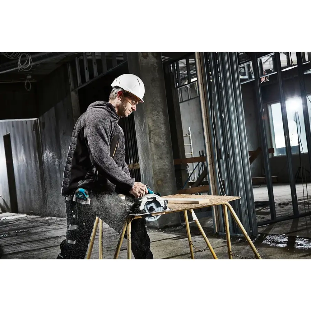 Аккумуляторная дисковая пила Makita DHS660Z