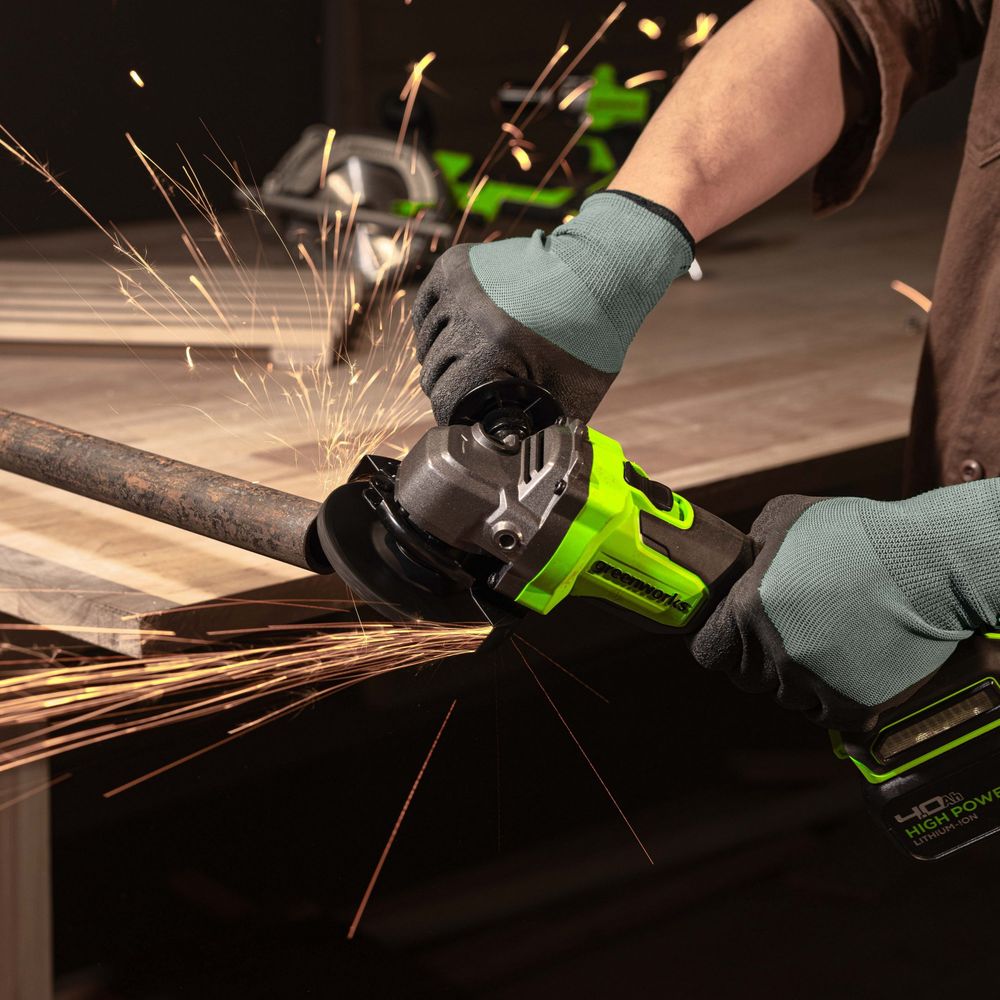 Угловая шлифовальная машина акк. Greenworks AG590, 24V, б/щет, 125 мм, 8500 об/мин, Anti-Kickback,1х4Ач,ЗУ,кор (3201007CUB)