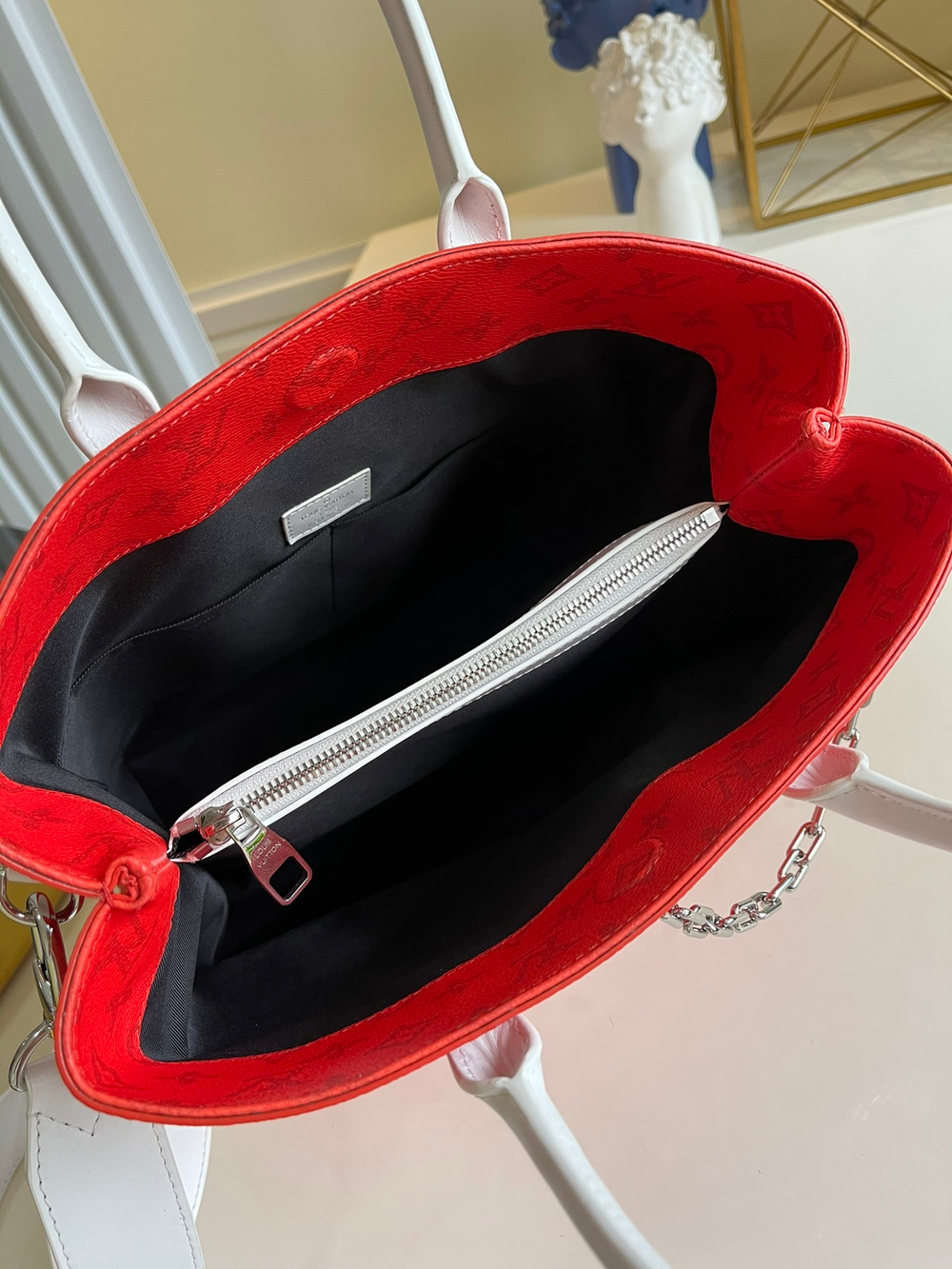 Louis Vuitton Carry It Tote
