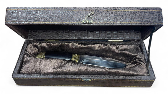 Подарочный кожаный кейс для ножа.