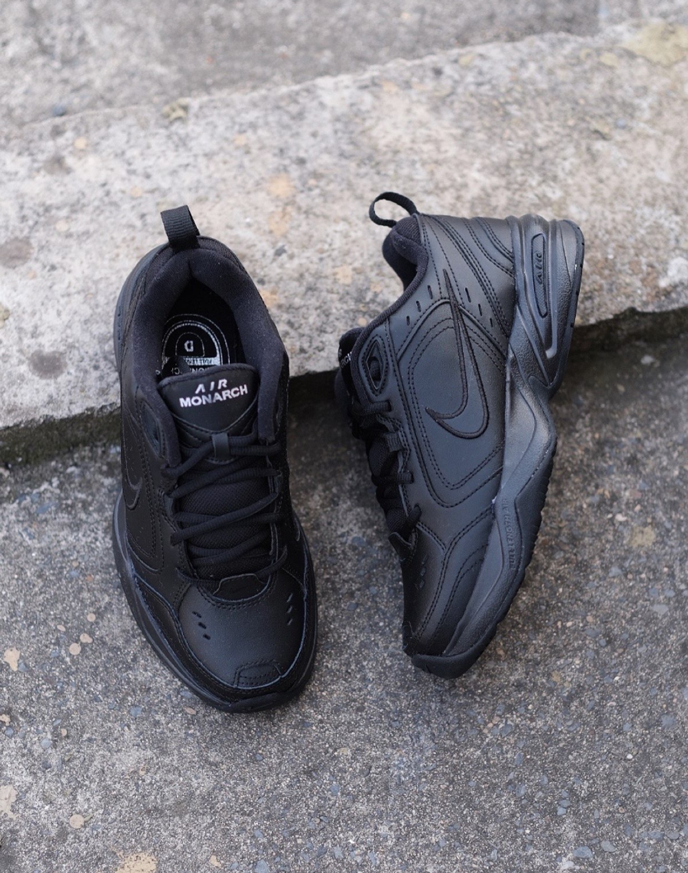Nike air monarch iv all clearance black