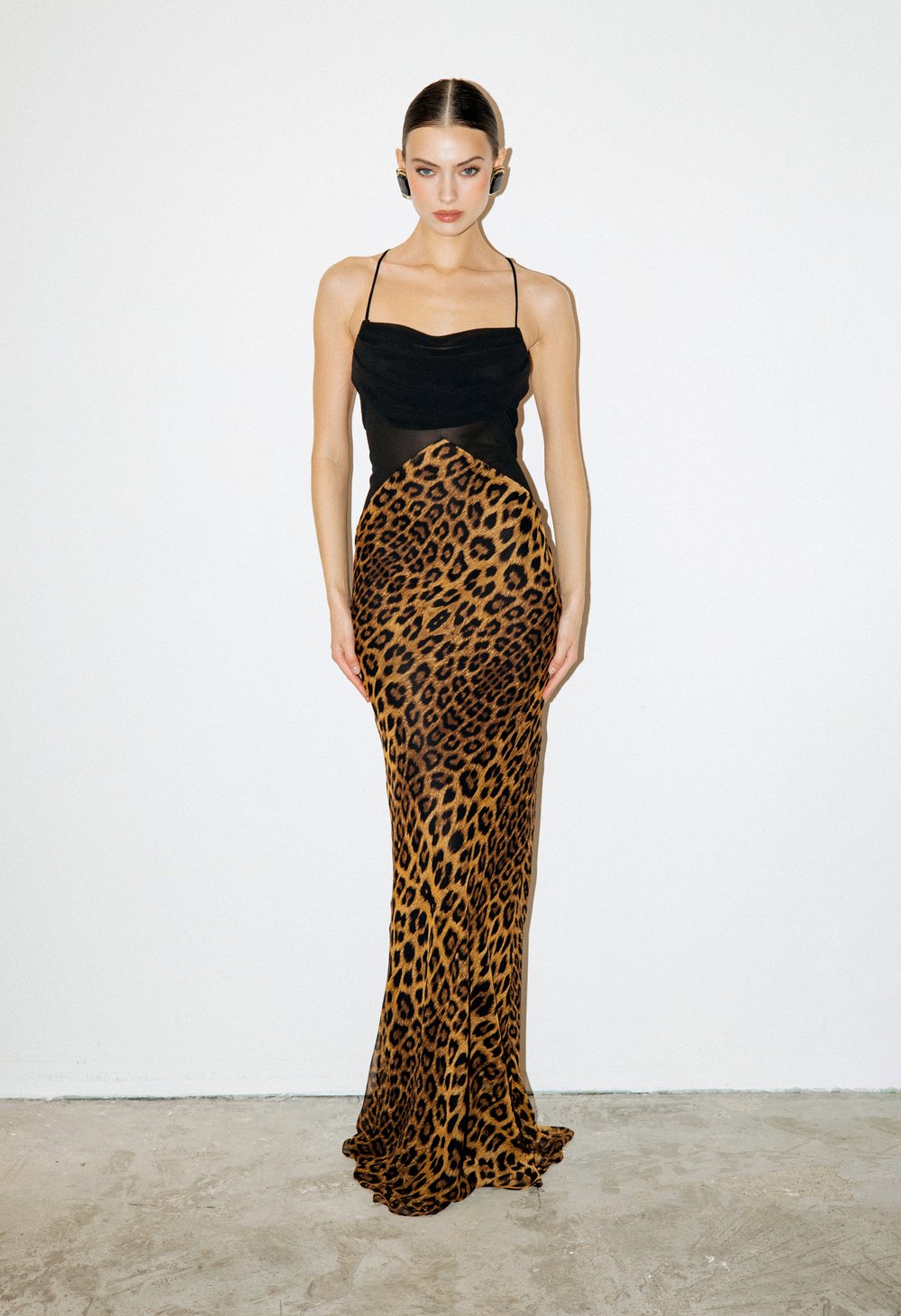 Платье макси с открытой спиной из шифона