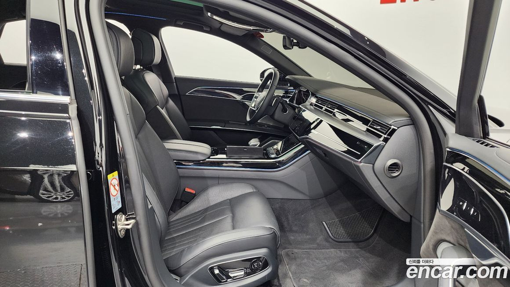 Audi A8 (D5) 55 TFSI Quattro LWB (12.2021)