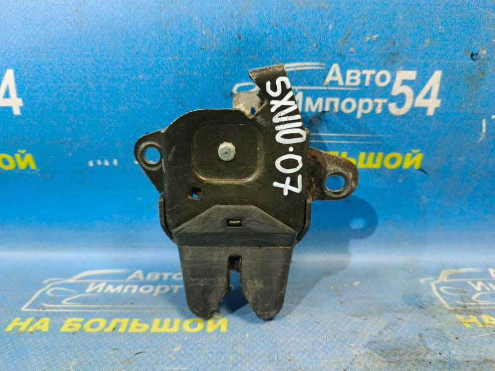 Замок багажника TOYOTA CAMRY 1996