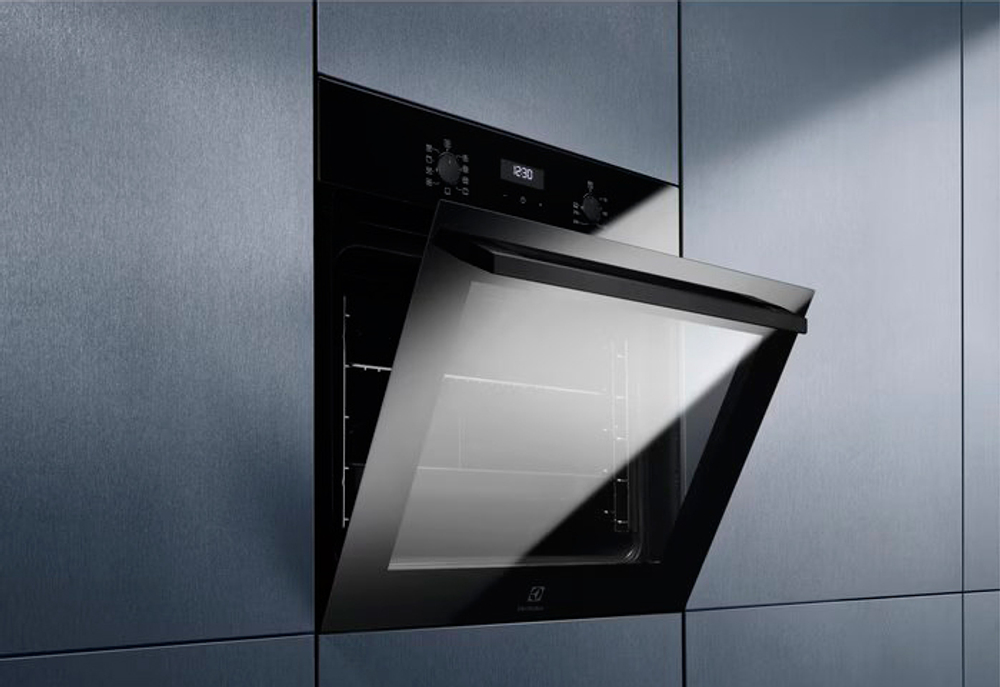 Встраиваемый электрический духовой шкаф Electrolux EOD5C70BZ