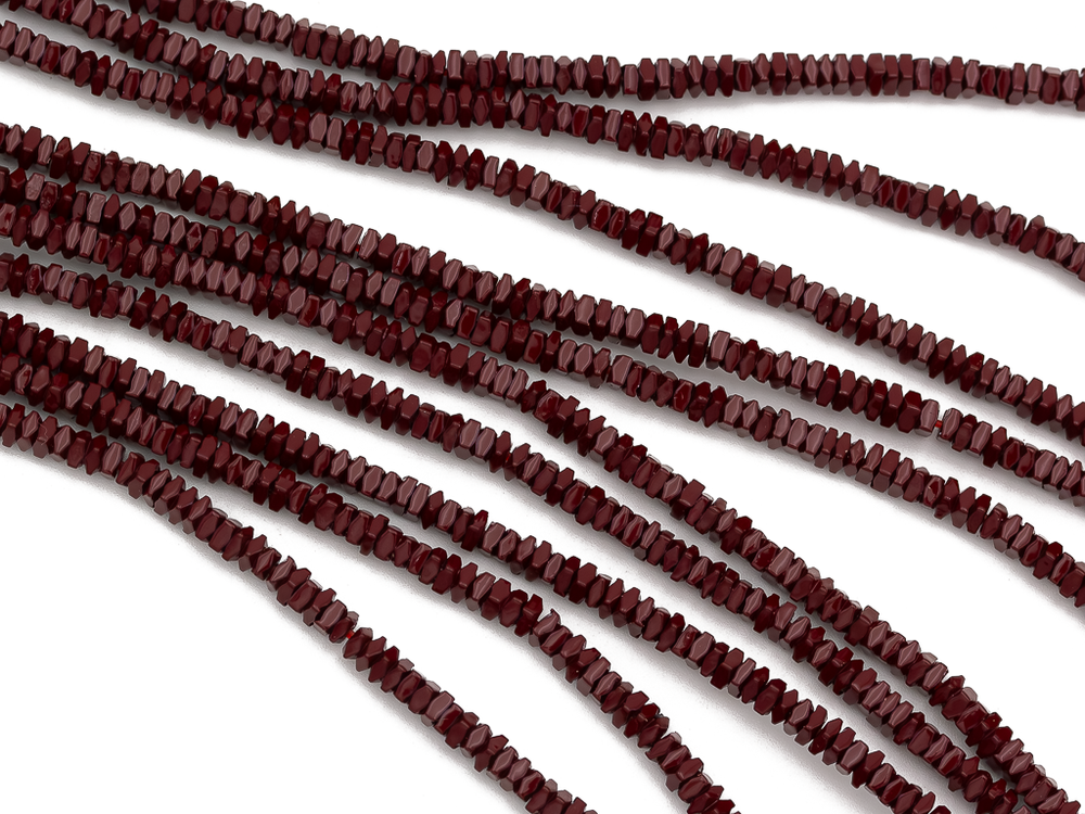 Нить гематитовых бусин "Спелая вишня", квадраты 3мм