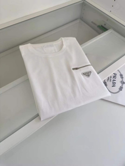 Футболка Prada