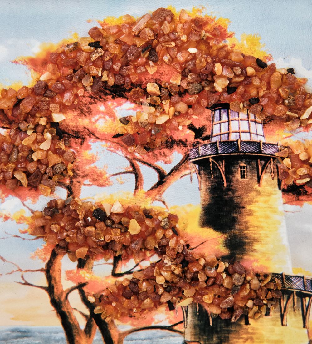 AMB-01/25 Картина «Маяк надежды» (с янтарной крошкой) пласт.рамка 33х42см