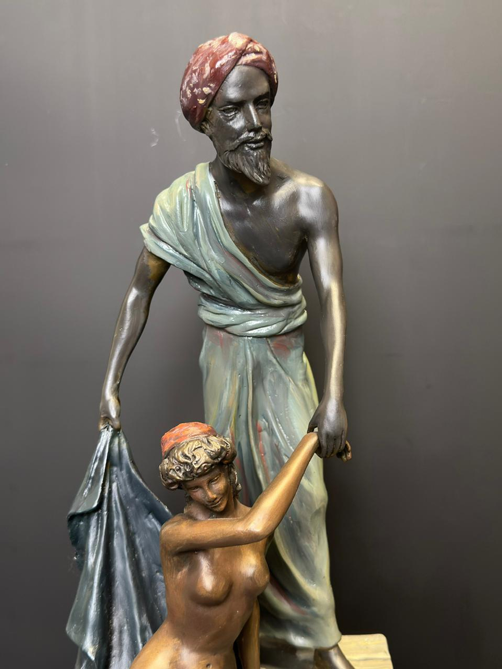 Скульптурная композиция «Продавец невольниц»